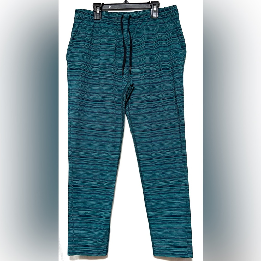 Lululemon Jet Crop Track Pants Travel Athleisure Casual Gym Workout Yoga - Picture 2 of 9